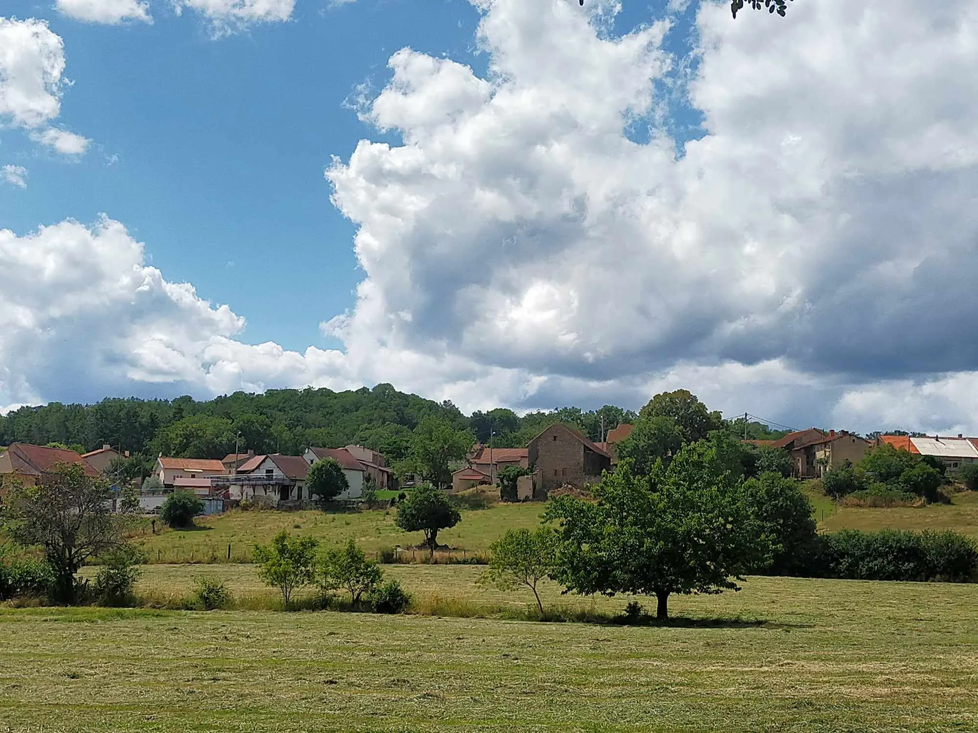 Maisons dans la campagne